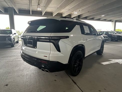 Used 2024 Chevrolet Traverse RS FWD image 5