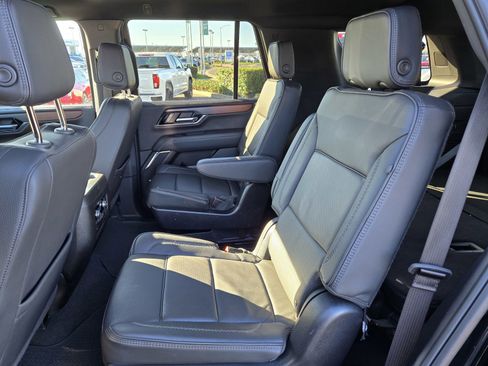 Certified 2025 GMC Yukon Denali image 10
