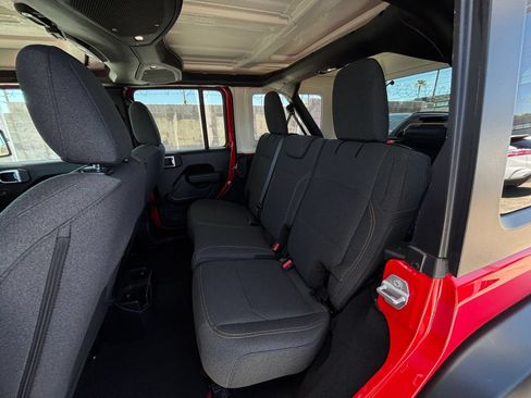 Used 2025 Jeep Wrangler Unlimited Sport AWD/4WD image 36