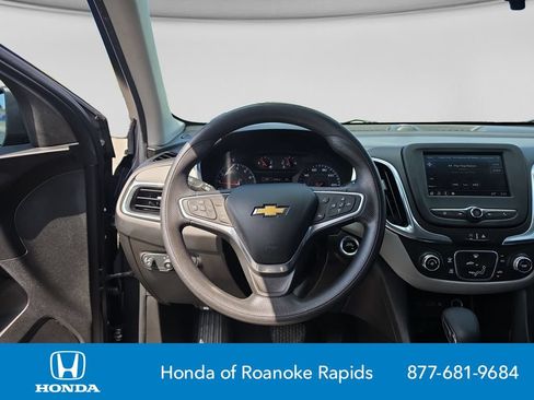 Used 2022 Chevrolet Equinox LS AWD/4WD image 13