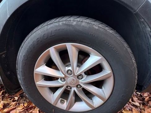 Used 2017 Kia Sorento LX w/ LX V6 Convenience Package image 4