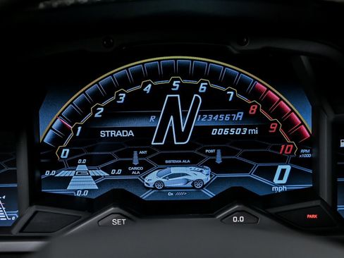 Used 2019 Lamborghini Aventador SVJ image 32