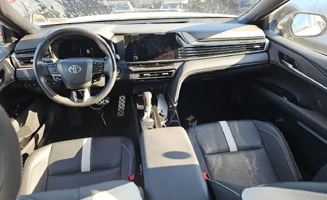 Used 2025 Toyota Camry SE FWD image 7