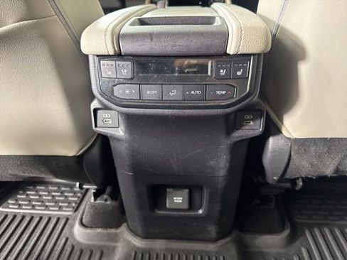 Used 2024 Toyota Grand Highlander AWD Hybrid image 13