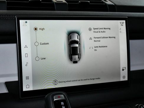 Used 2025 Land Rover Defender 110 S image 28