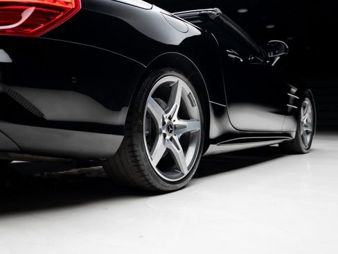 Used 2019 Mercedes-Benz SL 550 image 75