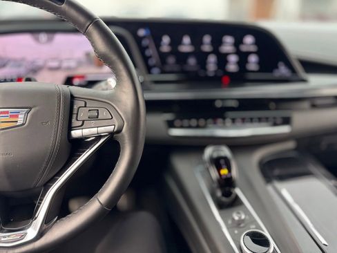 Used 2024 Cadillac Escalade V w/ LPO, ONYX Package image 17