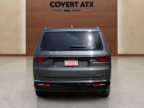 Used 2022 Jeep Wagoneer Series III w/ Flexible Seating Group RWD image 4
