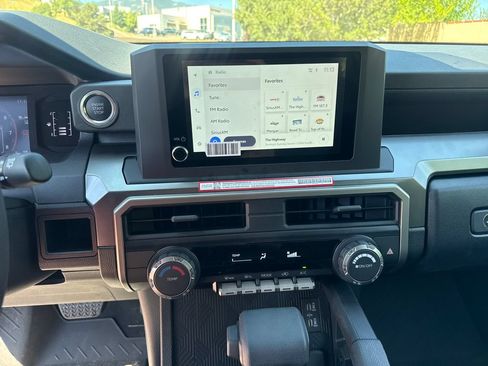 Used 2026 Toyota 4Runner SR5 AWD/4WD image 17