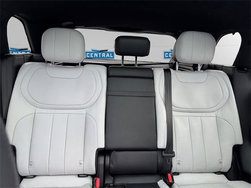 Used 2023 Land Rover Range Rover Sport SE Dynamic image 13