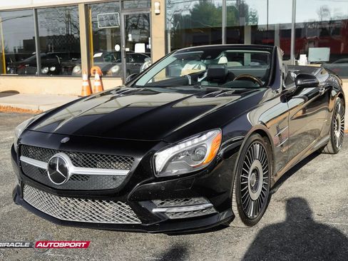 Used 2013 Mercedes-Benz SL 550 w/ Premium Pkg image 3