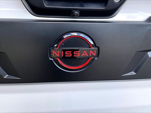 Used 2024 Nissan Titan PRO-4X w/ Pro-4x Convenience Package AWD/4WD image 31