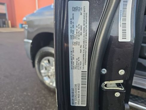 Used 2025 RAM 2500 Big Horn AWD/4WD image 36