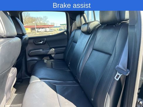 Used 2020 Toyota Tacoma TRD Off-Road w/ TRD Premium Off Road Package image 12