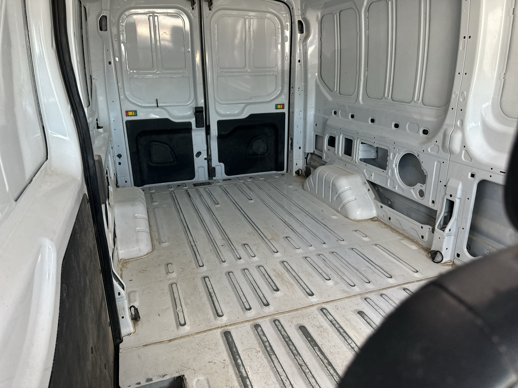 Used 2025 Ford Transit 250 148 Medium Roof RWD image 12