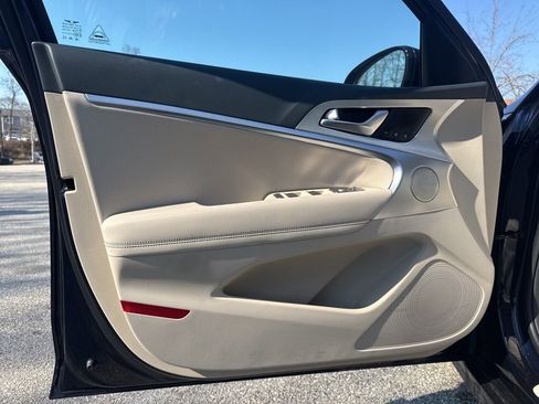 New 2026 Genesis G70 2.5T Prestige image 13