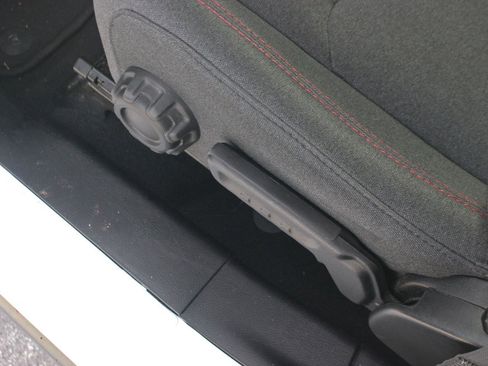 Used 2024 Jeep Wrangler Unlimited Rubicon image 16