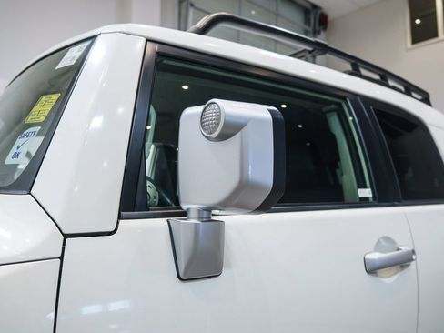 Used 2010 Toyota FJ Cruiser 4WD image 12