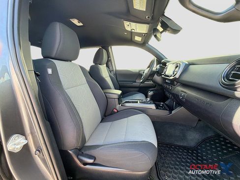 Used 2021 Toyota Tacoma TRD Sport AWD/4WD image 28