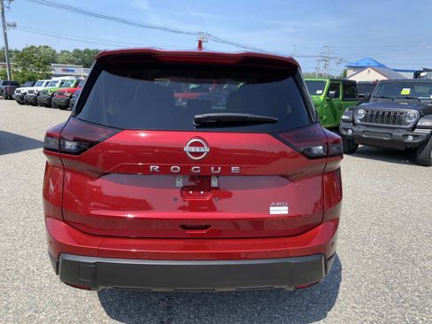 Used 2025 Nissan Rogue SV AWD/4WD image 4