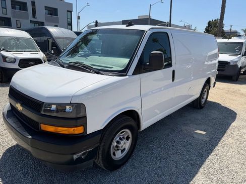 Used 2020 Chevrolet Express 2500 RWD image 1