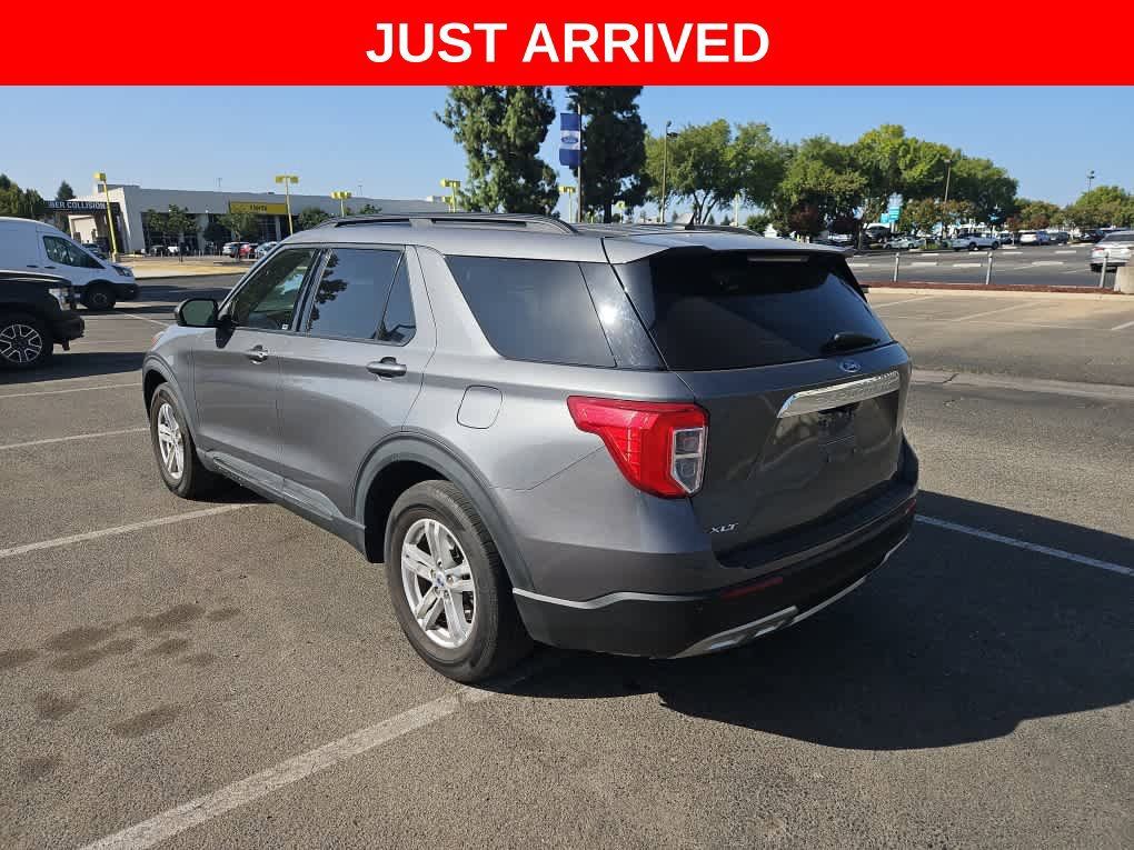 Used 2022 Ford Explorer XLT w/ Equipment Group 202A RWD image 5