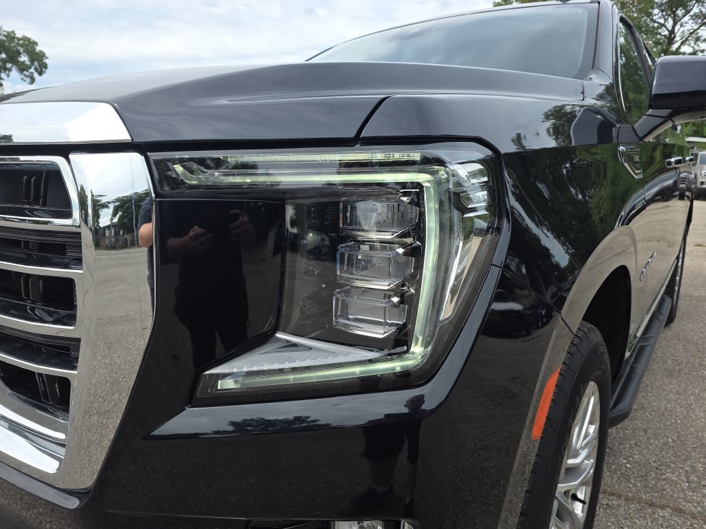 Certified 2023 GMC Yukon SLT w/ SLT Premium Package AWD/4WD image 35