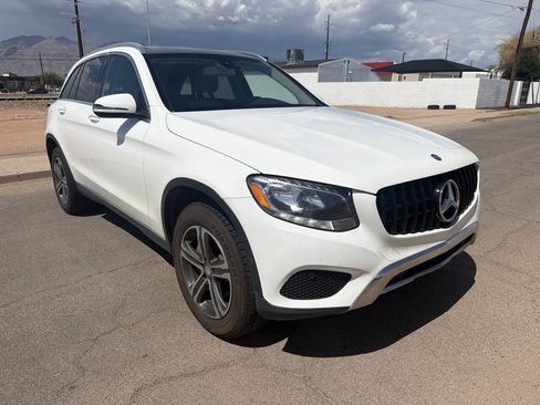 Used 2017 Mercedes-Benz GLC 300 4MATIC image 8