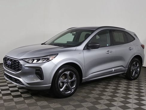 Used 2024 Ford Escape ST-Line w/ Tech Pack #1 AWD/4WD image 9