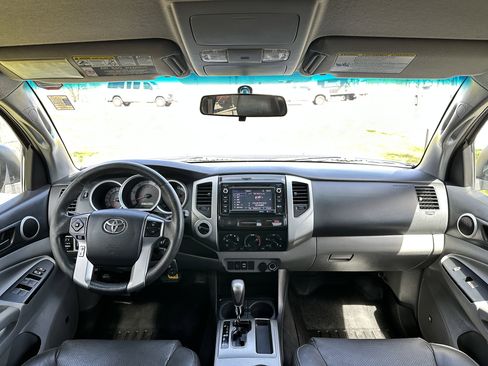 Used 2015 Toyota Tacoma 4x4 Double Cab w/ TRD Off-Road Package image 28