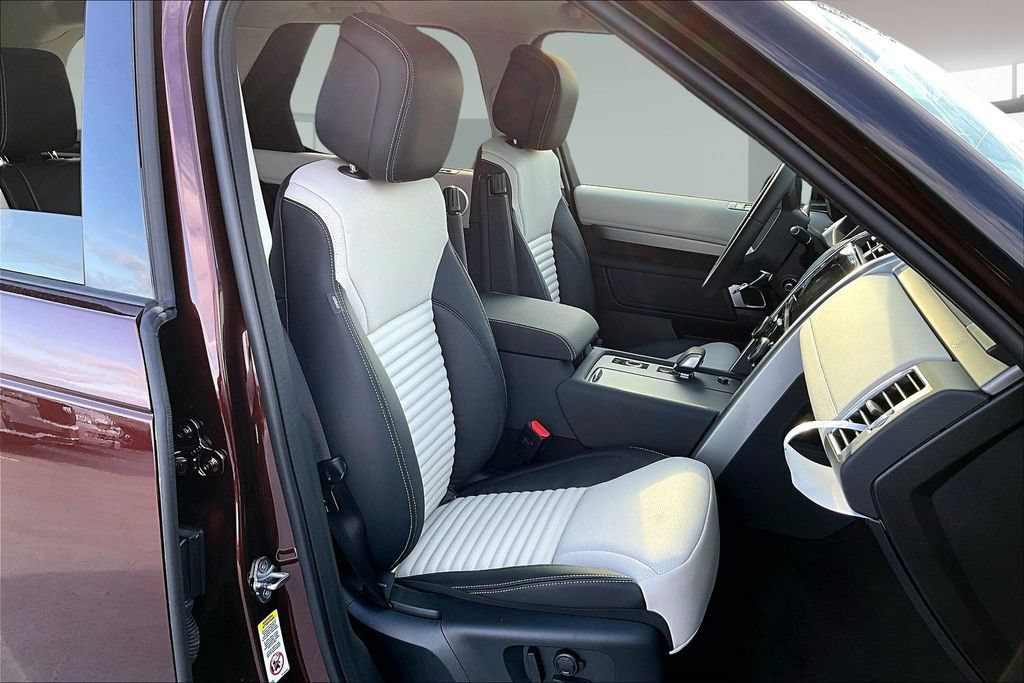 New 2026 Land Rover Discovery Limited Edition AWD/4WD image 12