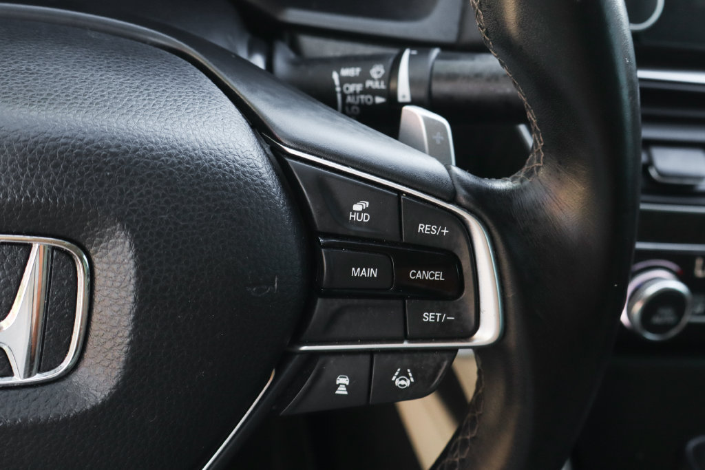 Used 2018 Honda Accord Touring image 28