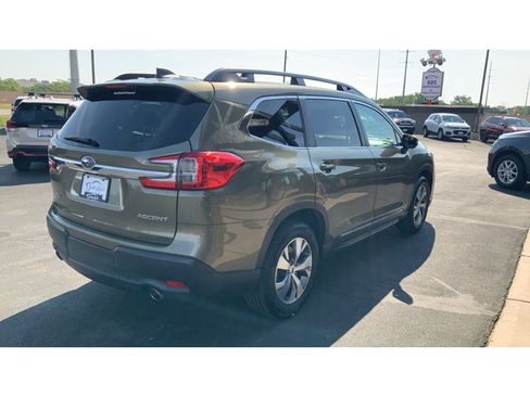 Used 2023 Subaru Ascent Premium w/ Convenience Package AWD/4WD image 6