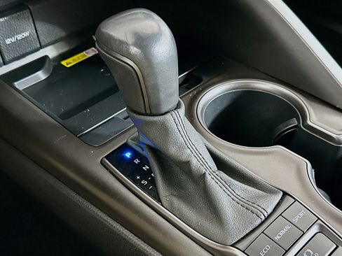 Used 2022 Toyota Camry XSE image 24