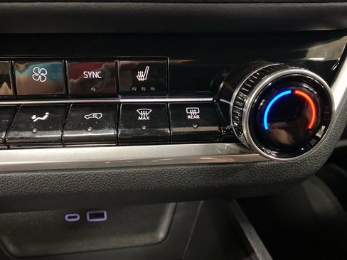 New 2026 Chevrolet Equinox LT w/ Convenience Package II image 41