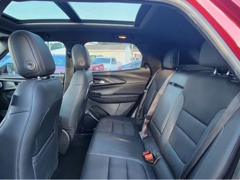 Used 2021 Chevrolet TrailBlazer RS w/ Sun and Liftgate Package image 10