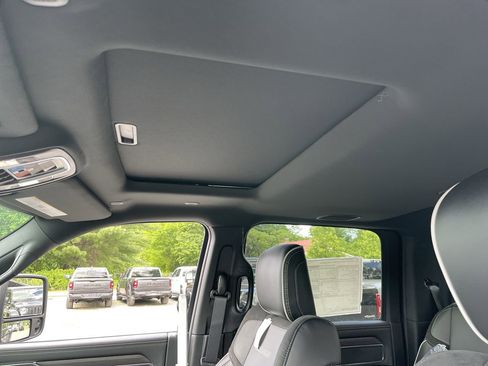 New 2026 RAM 3500 Laramie AWD/4WD image 22