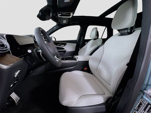 New 2026 Mercedes-Benz GLC 300 4MATIC image 12