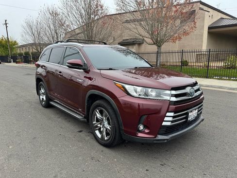 Used 2017 Toyota Highlander Limited image 7
