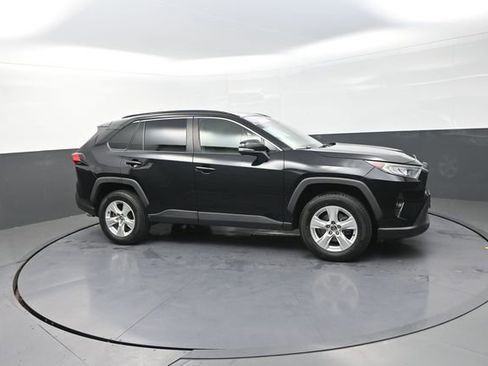 Used 2021 Toyota RAV4 XLE w/ Convenience Package image 47