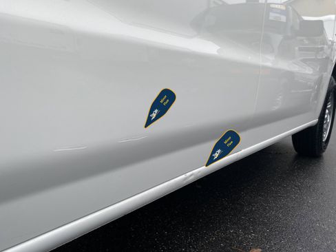 Used 2021 Nissan NV 3500 SV image 36