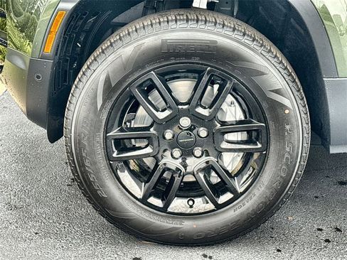 Used 2026 Land Rover Defender 110 S image 10