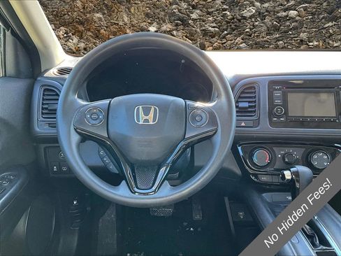 Used 2020 Honda HR-V LX image 2