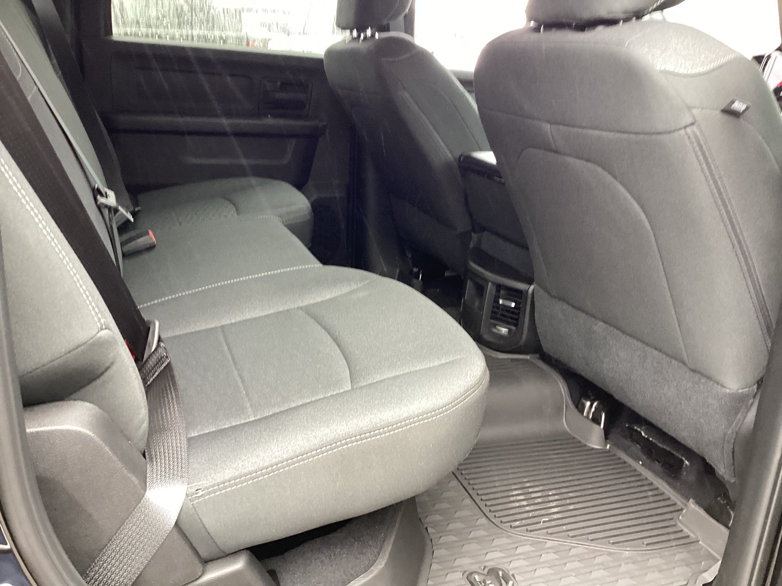 Used 2025 RAM 3500 Laramie AWD/4WD image 25