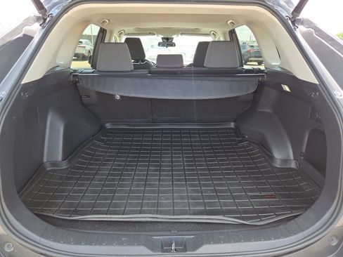 Used 2022 Toyota RAV4 XLE w/ Convenience Package FWD image 27