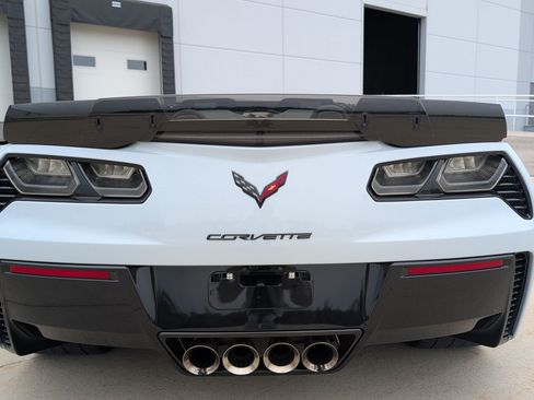 Used 2018 Chevrolet Corvette Z06 w/ Carbon 65 Edition RWD image 12