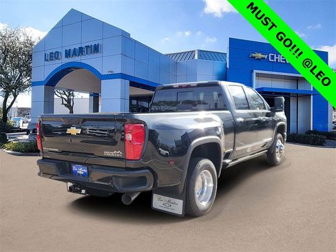 New 2025 Chevrolet Silverado 3500 High Country w/ High Country Premium Package image 3