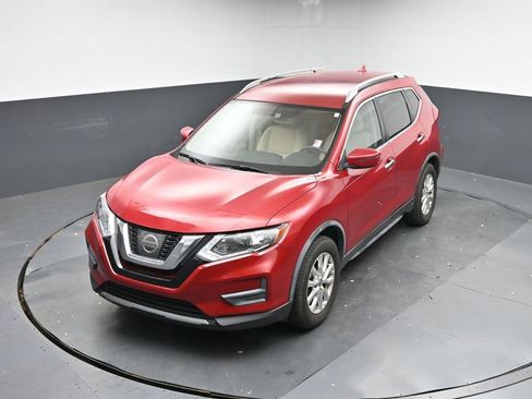 Used 2017 Nissan Rogue SV image 17