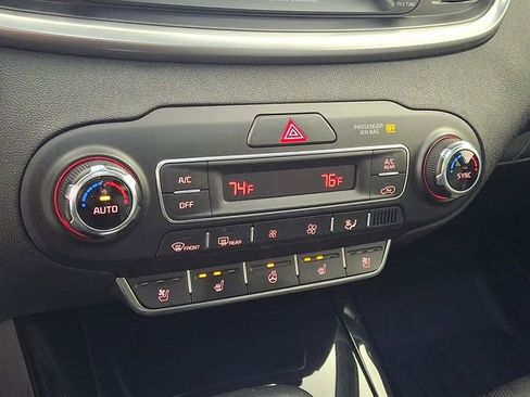 Used 2019 Kia Sorento SX image 17