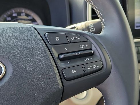 Used 2020 Hyundai Venue FWD image 29